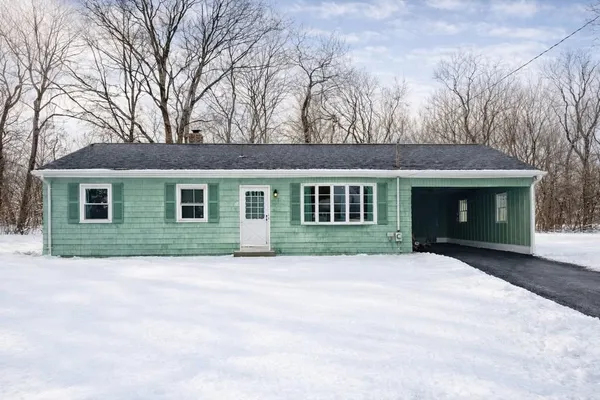 $2,200 | 22 Overhill Road, Warren, RI 02885