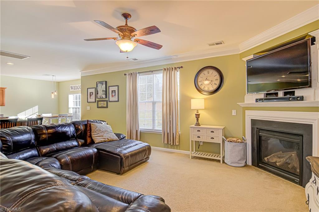 709 Spinning Wheel Point High Point, NC 27265 - Photo 10 of 41