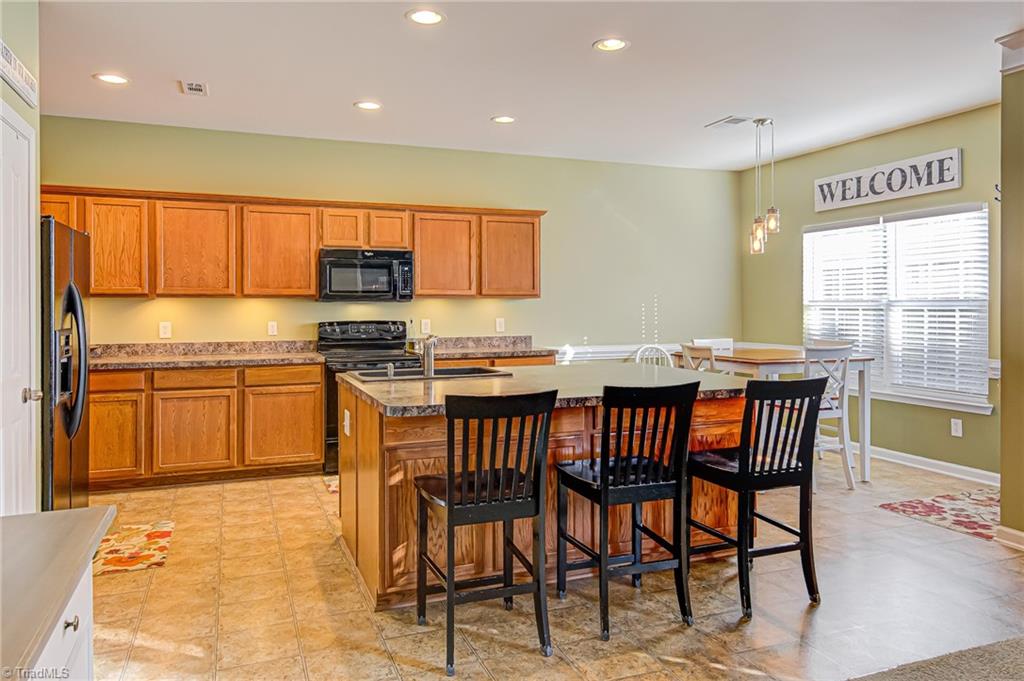 709 Spinning Wheel Point High Point, NC 27265 - Photo 12 of 41