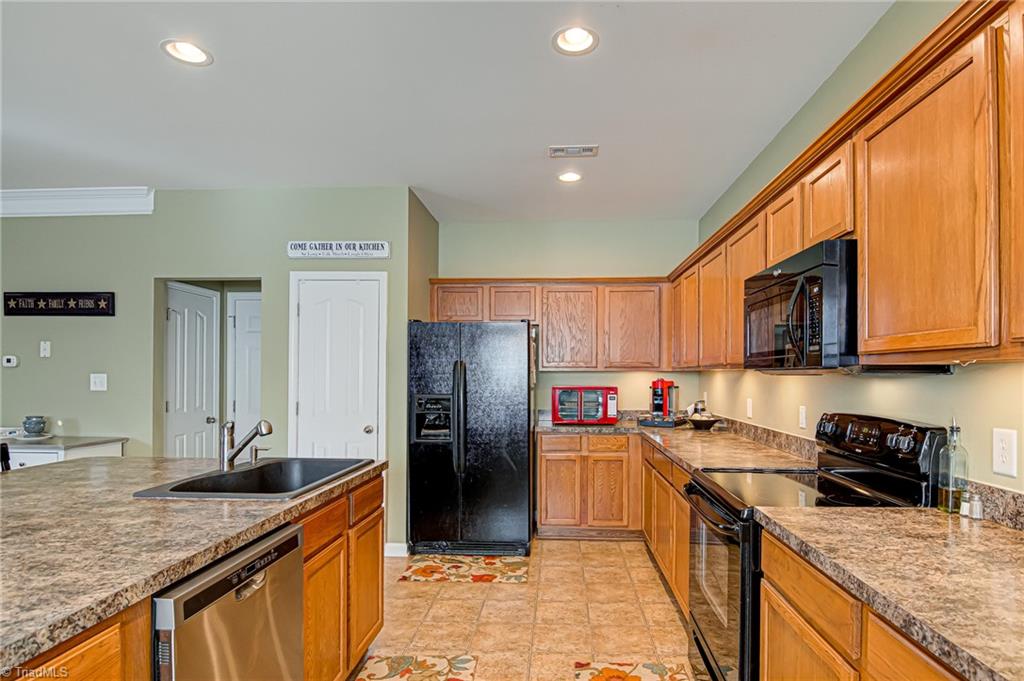 709 Spinning Wheel Point High Point, NC 27265 - Photo 14 of 41