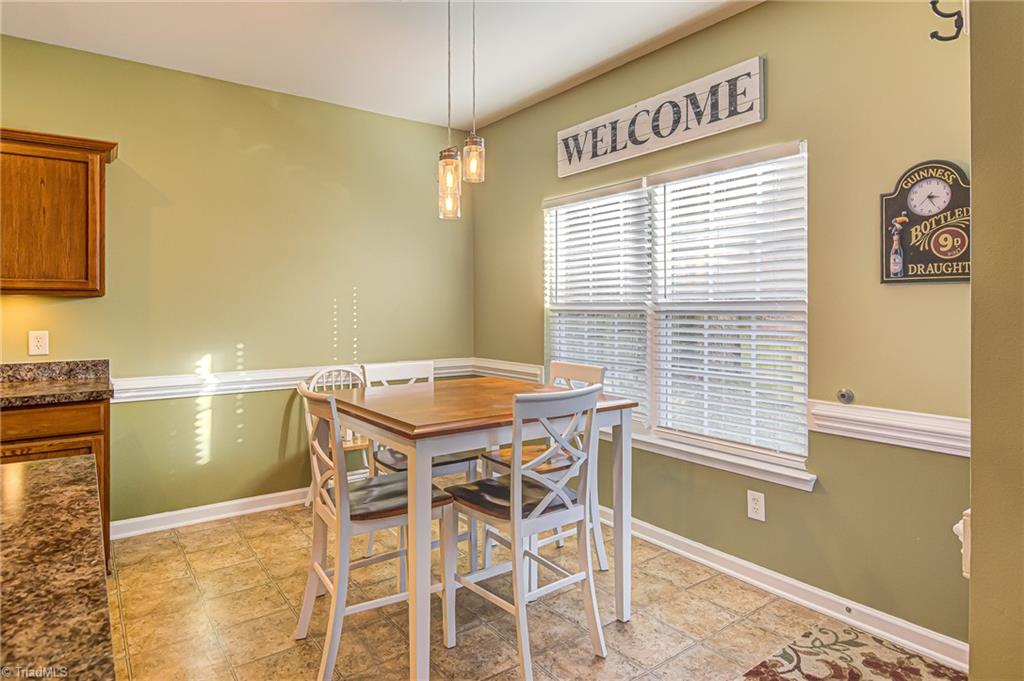 709 Spinning Wheel Point High Point, NC 27265 - Photo 17 of 41