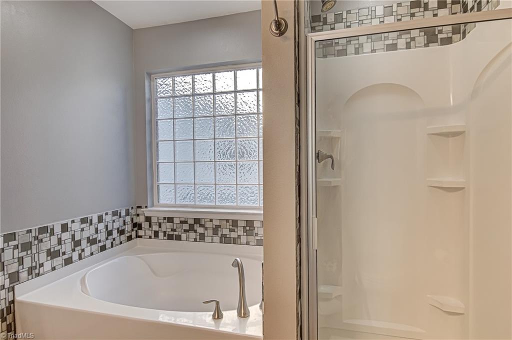 709 Spinning Wheel Point High Point, NC 27265 - Photo 28 of 41