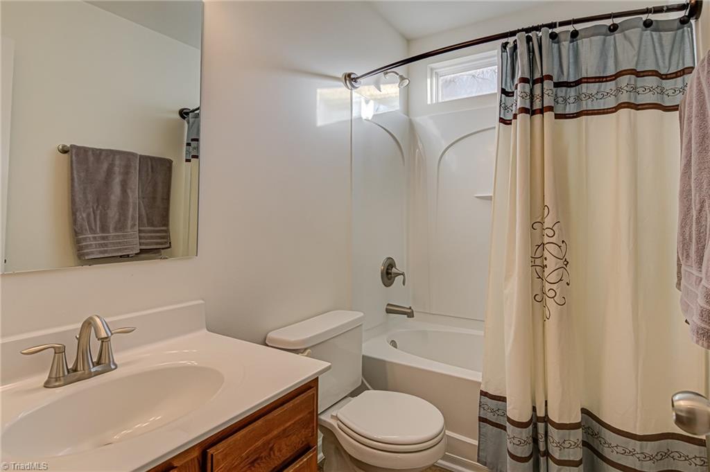 709 Spinning Wheel Point High Point, NC 27265 - Photo 31 of 41