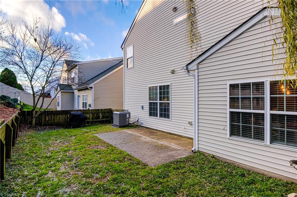 709 Spinning Wheel Point High Point, NC 27265 - Photo 37 of 41