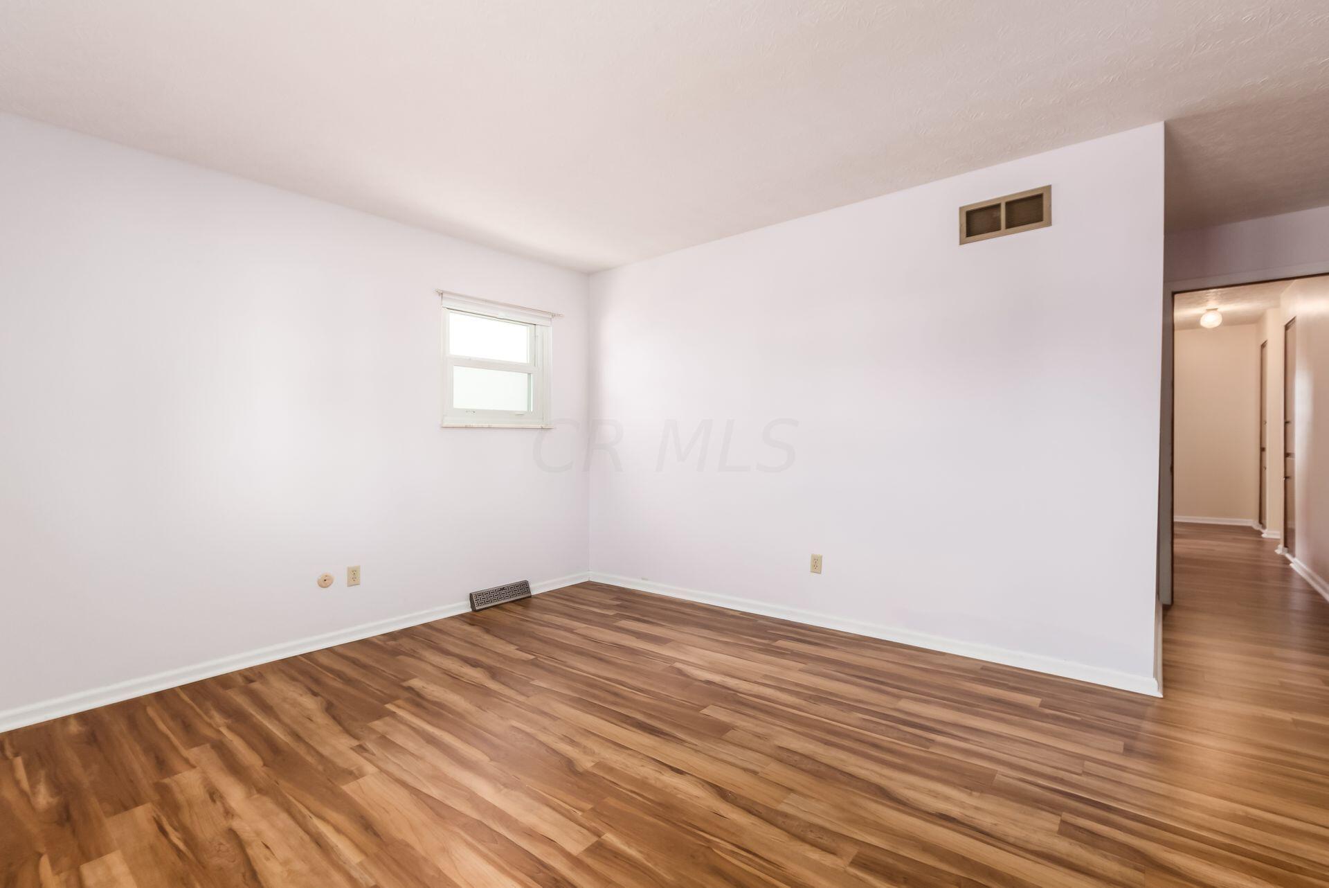 1553 Francisco Road Columbus, OH 43220 - Photo 14 of 28 024_e992a_M 1553 Francisco055