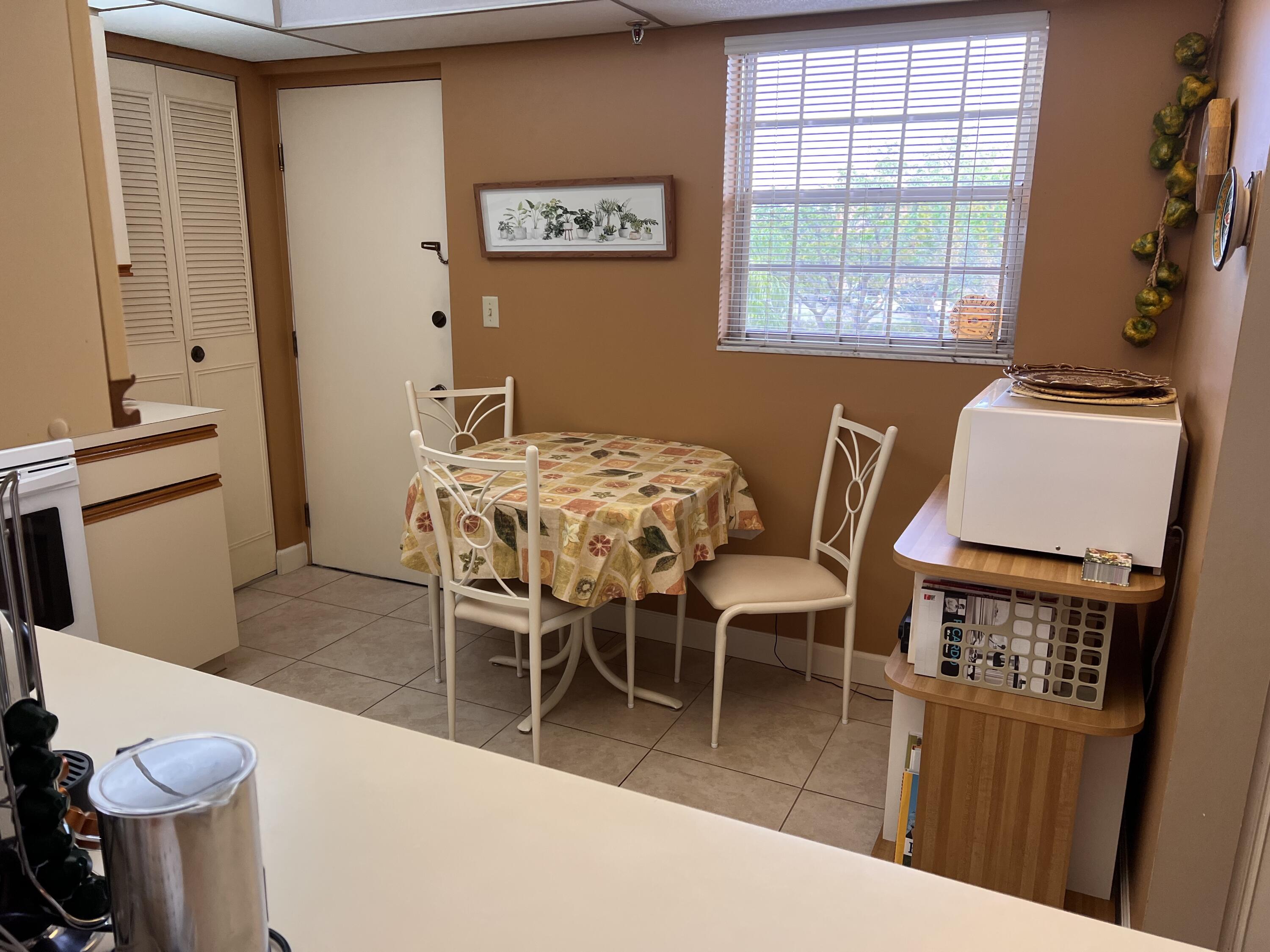 5340 Northwest 2nd Avenue, Unit 3280 Boca Raton, FL 33487 - Photo 12 of 20 Kitchen area