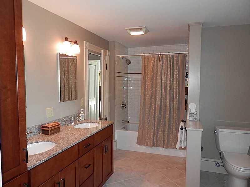 99 Main Street Tenants Harbor, ME 04860 - Photo 29 of 35 Master Bath/Spa.