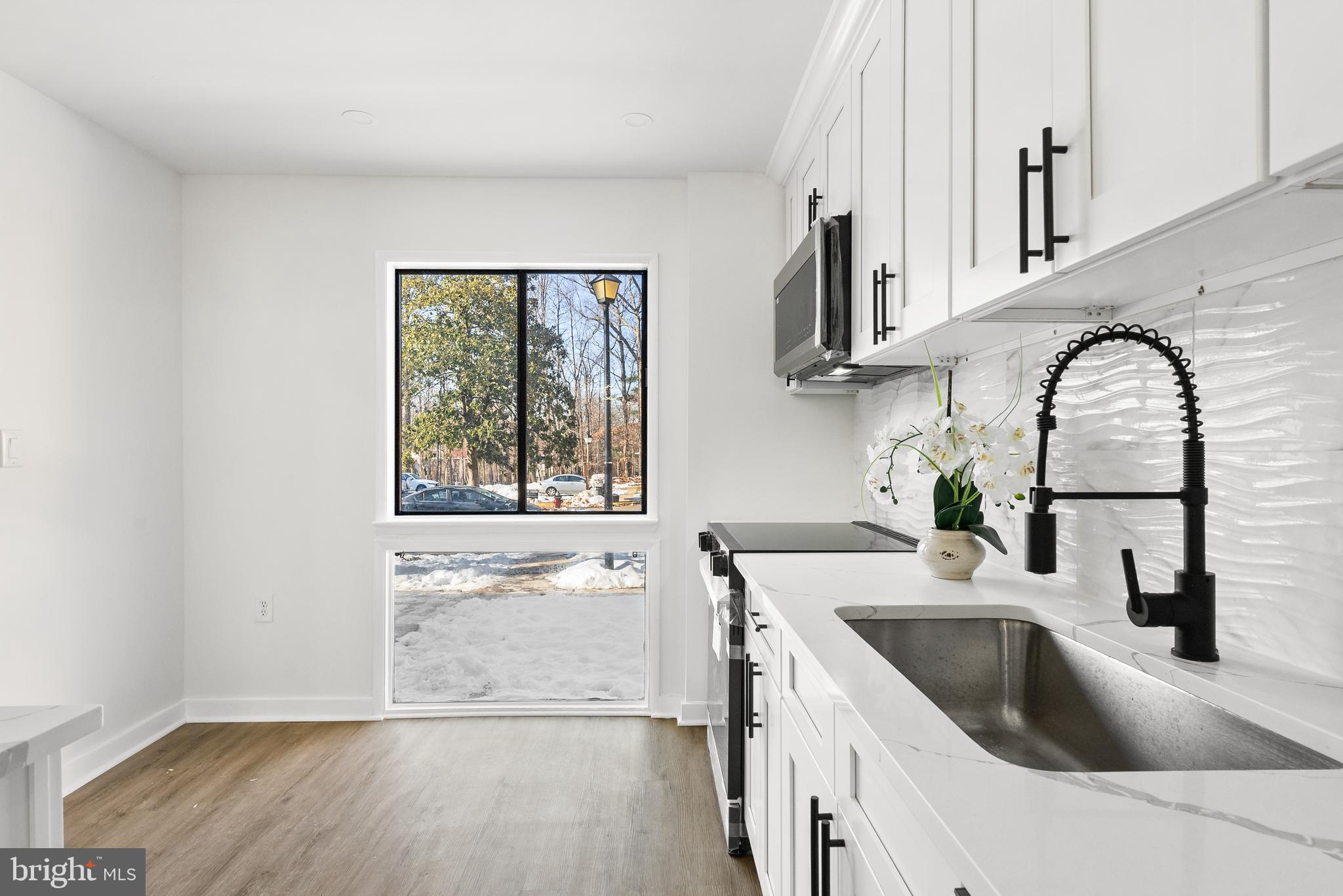 2341 Emerald Heights Court Reston, VA 20191 - Photo 6 of 49 Gallery Image 6