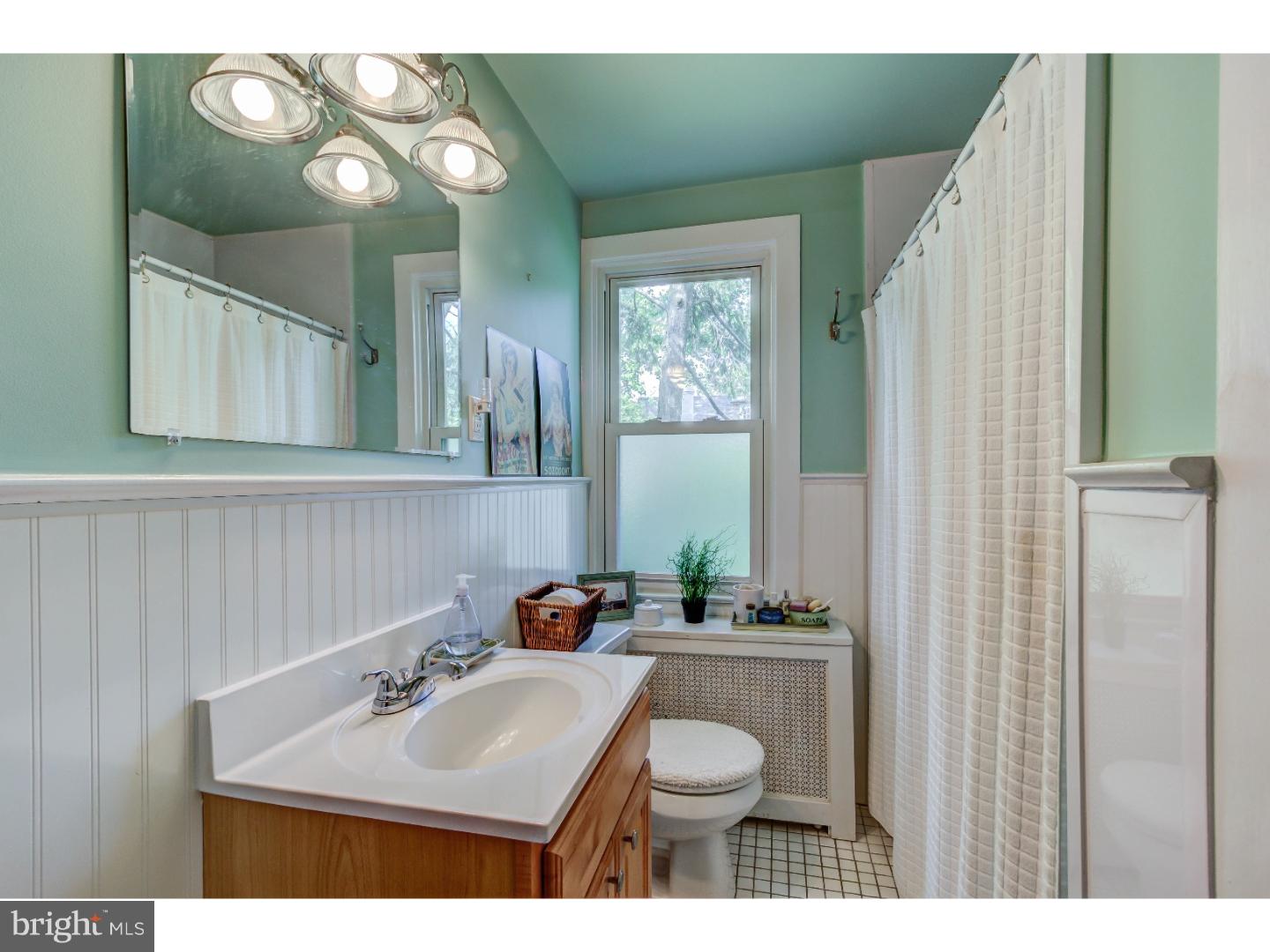 109 Decatur Road Havertown, PA 19083 - Photo 24 of 25 Bathroom
