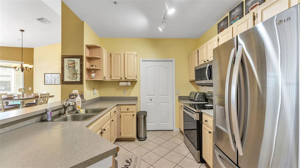 8901 Legacy Court, Unit 201 Kissimmee, FL 34747 - Photo 5 of 50