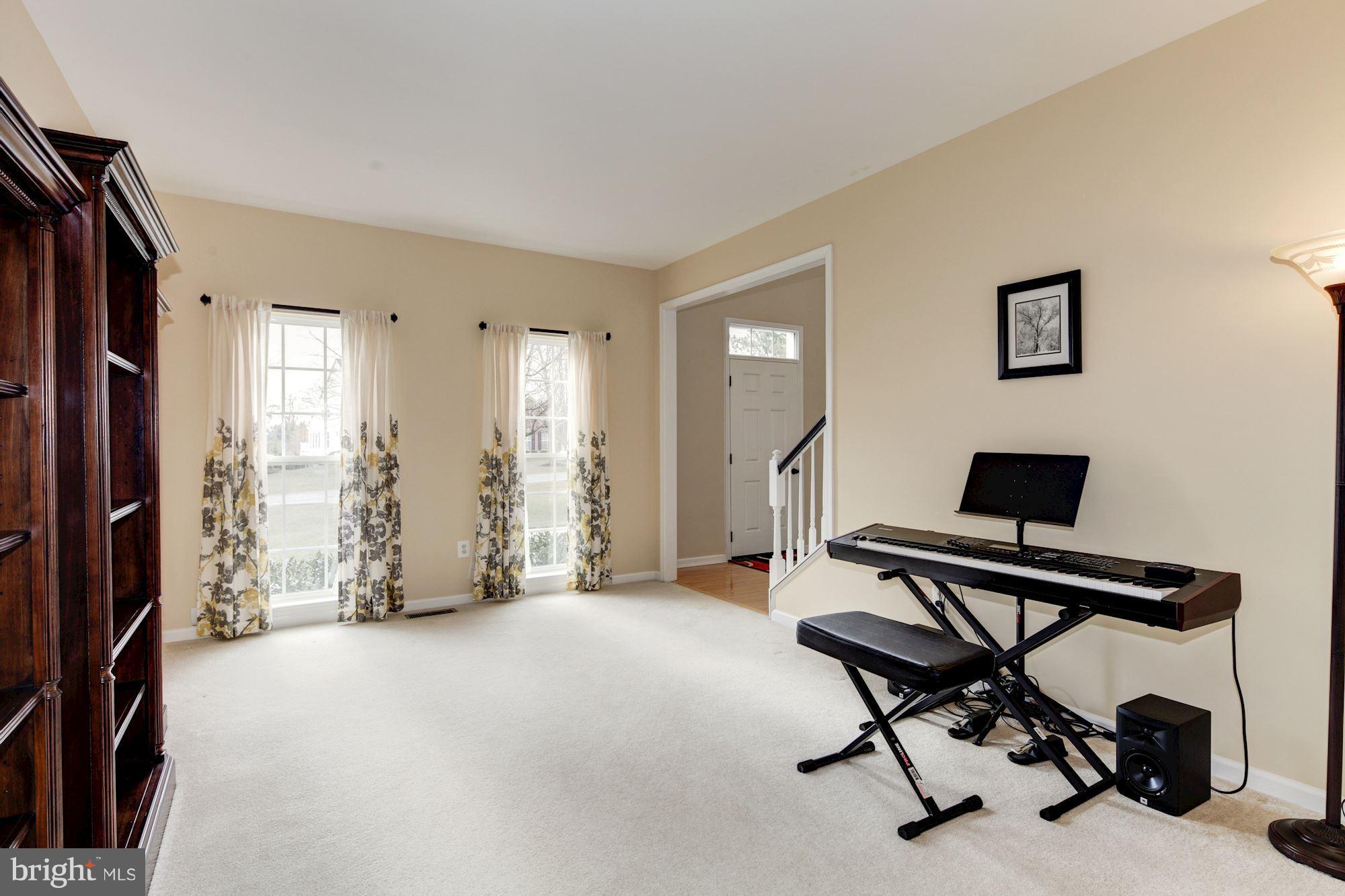 12016 Open Run Road Ellicott City, MD 21042 - Photo 4 of 30 Living Room