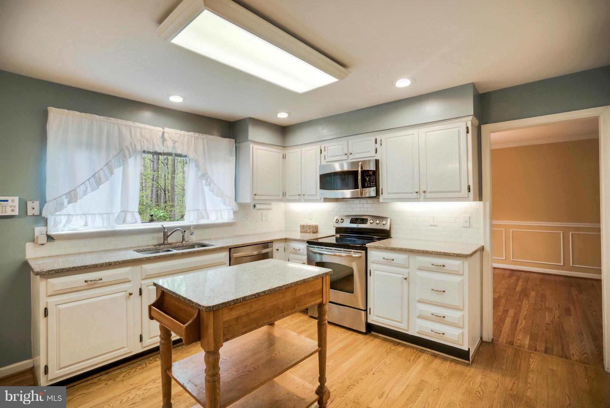 8029 Stillbrooke Road Manassas, VA 20112 - Photo 6 of 30 Kitchen