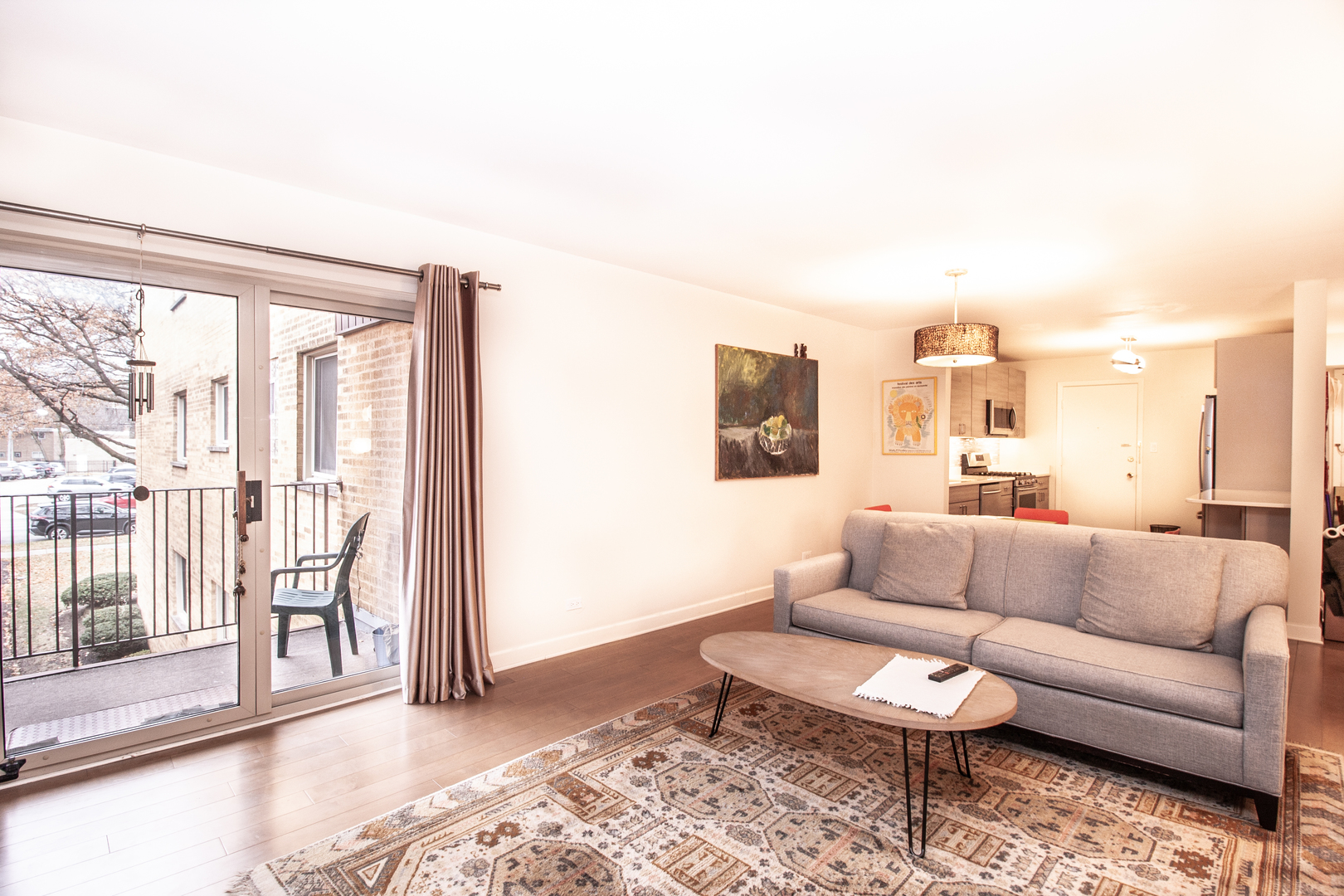 6959 North Ridge Boulevard, Unit 2E Chicago, IL 60645 - Photo 3 of 10 Gallery Image 3