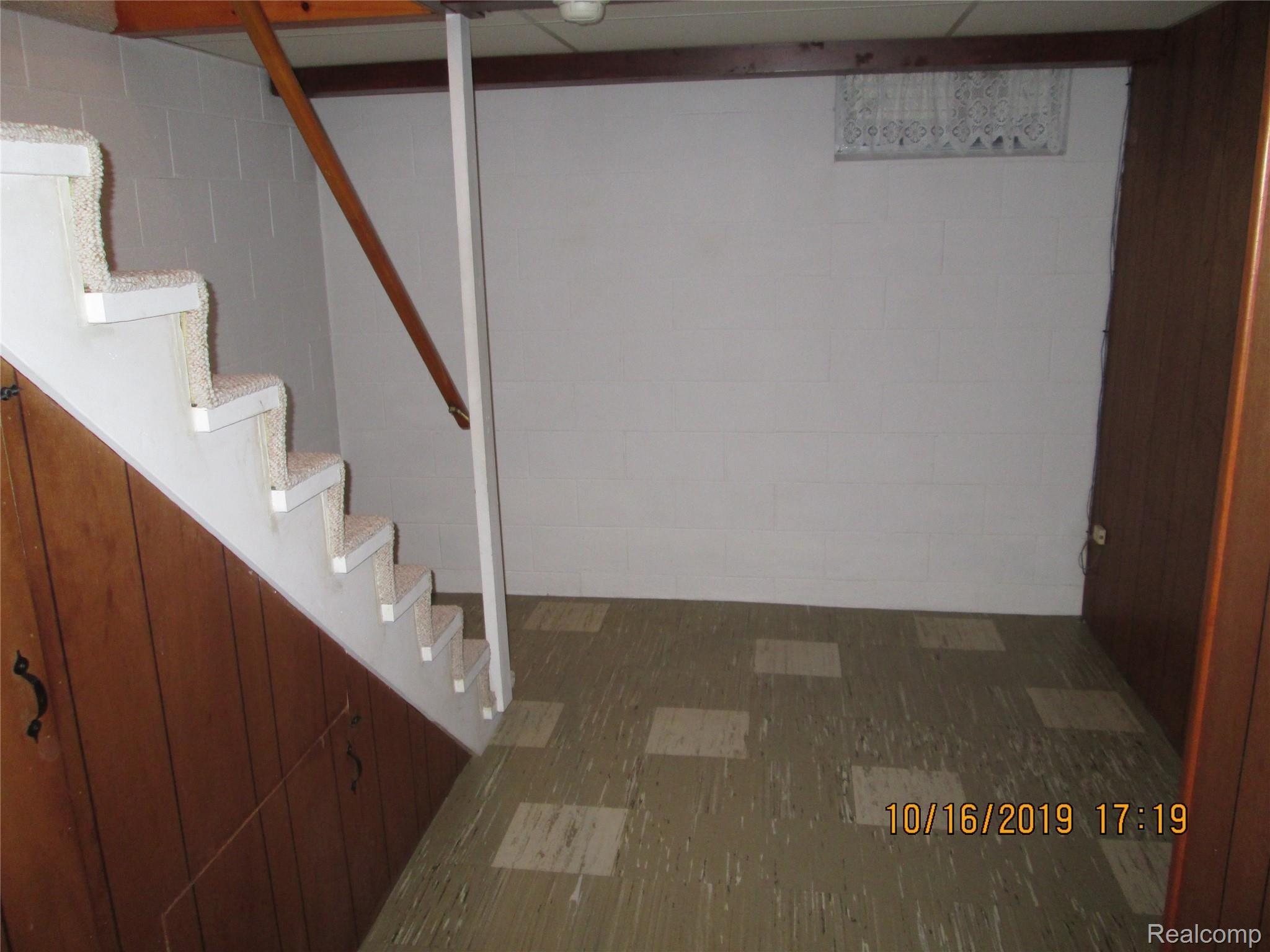 2485 Michigan Road Port Huron, MI 48060 - Photo 32 of 46 IMG_6822.JPG