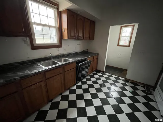 $99,900 | 1006 North Parkside Drive, Peoria, IL 61606