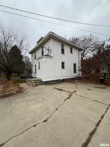 $99,900 | 1006 North Parkside Drive, Peoria, IL 61606