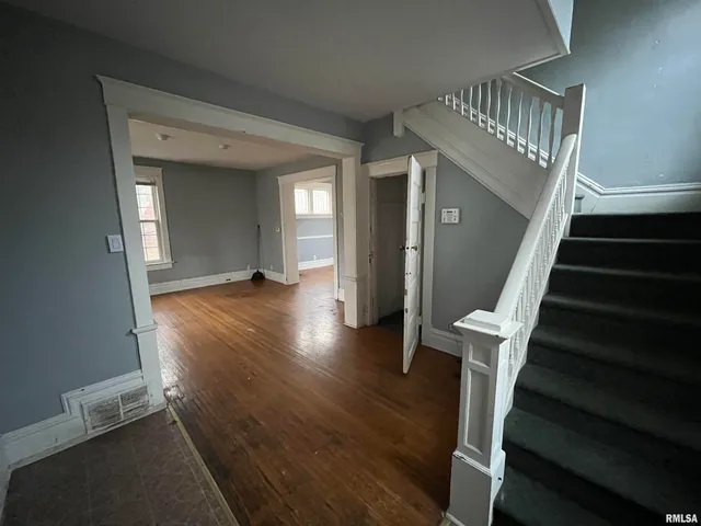 $99,900 | 1006 North Parkside Drive, Peoria, IL 61606