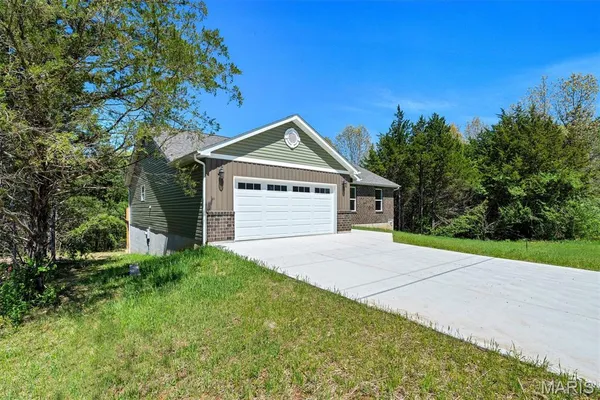 $349,900 | 1645 Brandywine Drive, De Soto, MO 63020