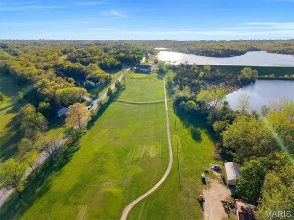 $349,900 | 1645 Brandywine Drive, De Soto, MO 63020