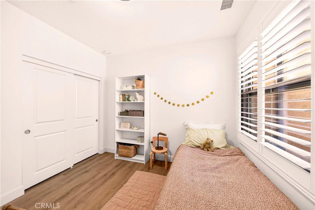 240 Mayfair Irvine, CA 92620 - Photo 23 of 43