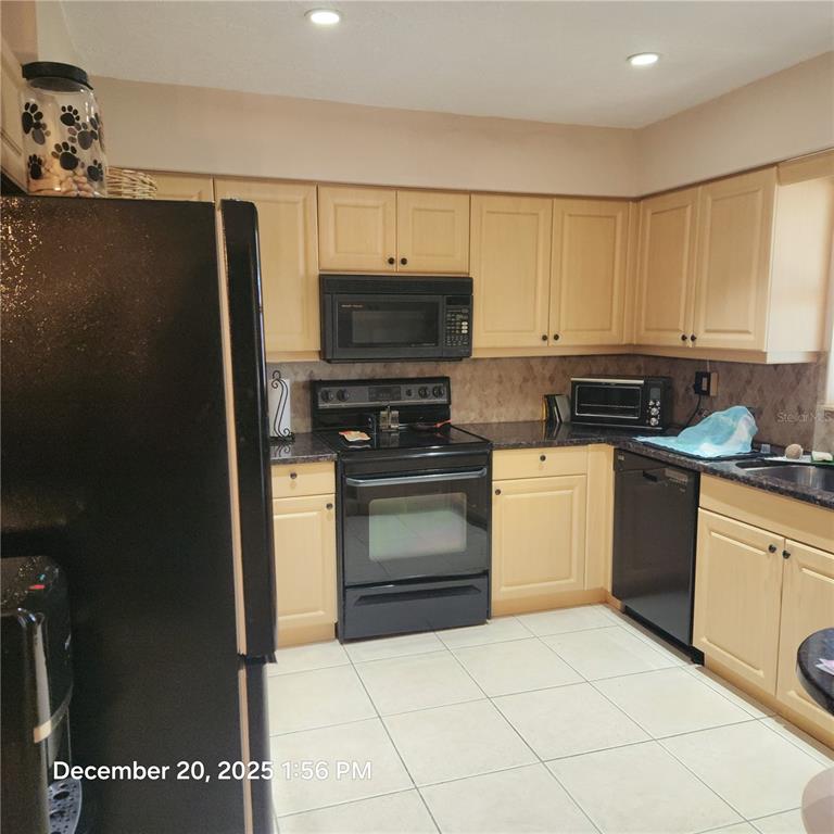 524 Sarabay Road Osprey, FL 34229 - Photo 8 of 22