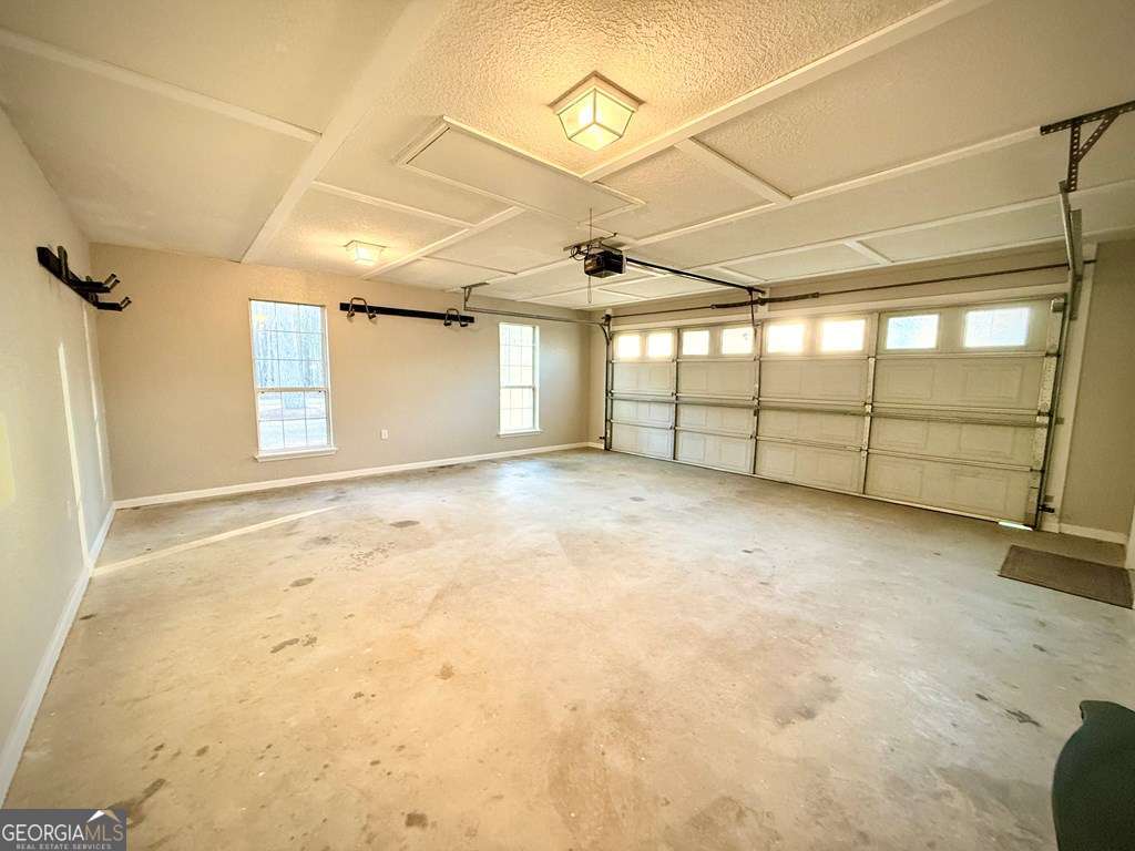 14 Quail Circle Hazlehurst, GA 31539 - Photo 35 of 54 a view of a room with window