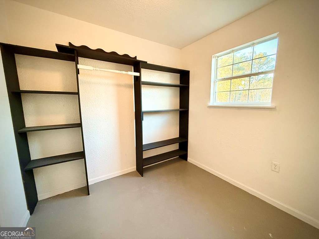 14 Quail Circle Hazlehurst, GA 31539 - Photo 36 of 54 a view of an empty room with a window