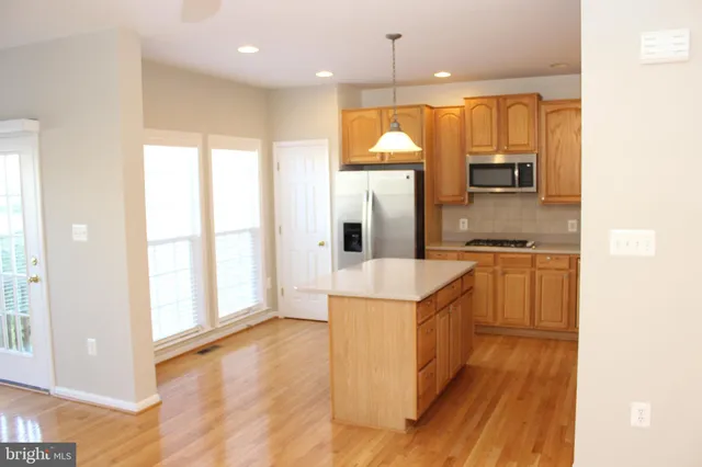 $3,300 | 22257 Waterberry Terrace, Ashburn, VA 20148
