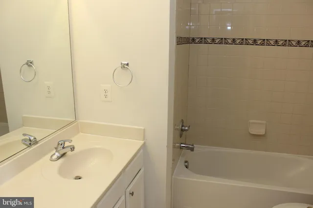 $3,300 | 22257 Waterberry Terrace, Ashburn, VA 20148