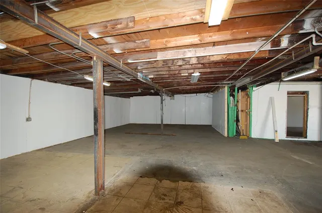 $18 | 1711 Overbrook Avenue, Clearwater, FL 33755