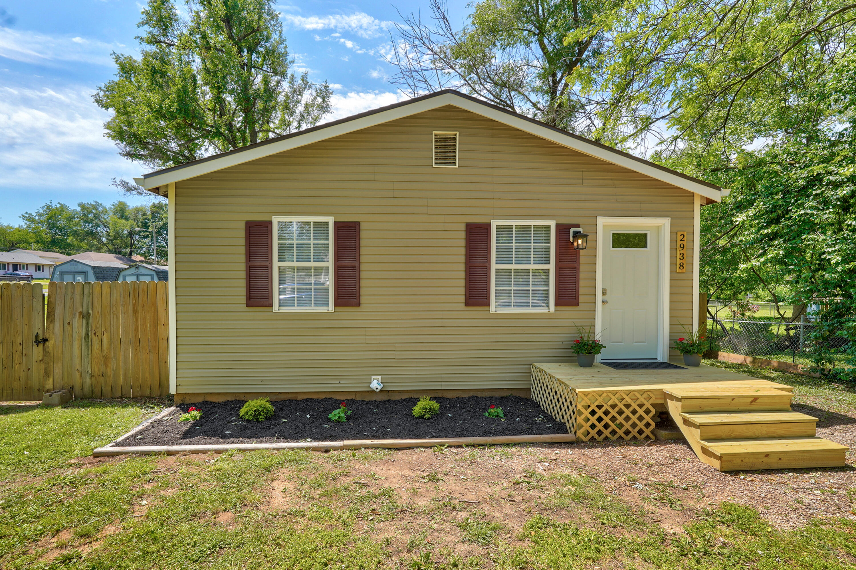 2938 West Grand Street Springfield, MO 65802 - Photo 1 of 1 2938 W Grand St-4