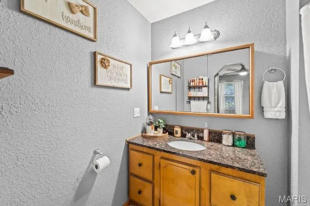 $279,000 | 2381 County Road 157, Auxvasse, MO 65231