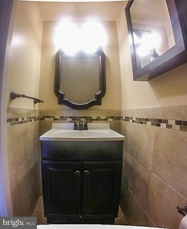 6227 Tramore Road Baltimore, MD 21214 - Photo 9 of 30 Bath
