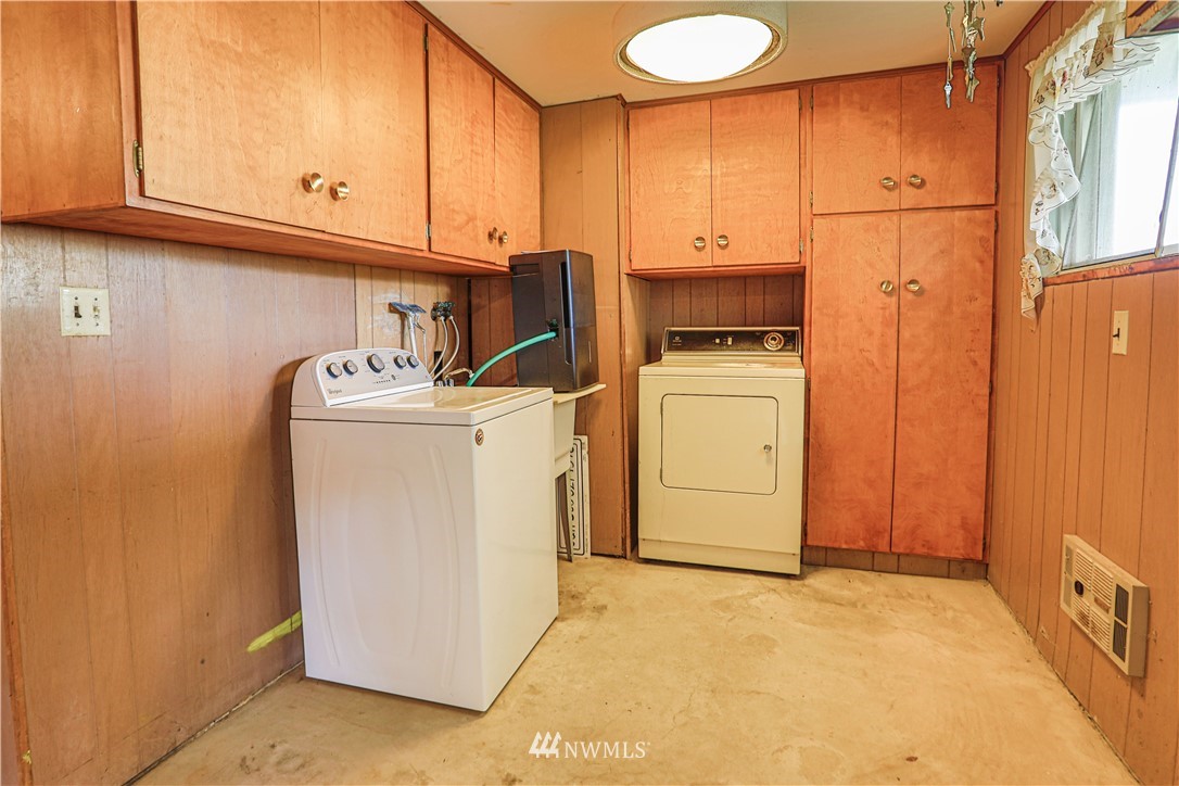 2587 Sunlight Beach Road Clinton, WA 98236 - Photo 14 of 28 Gallery Image 14