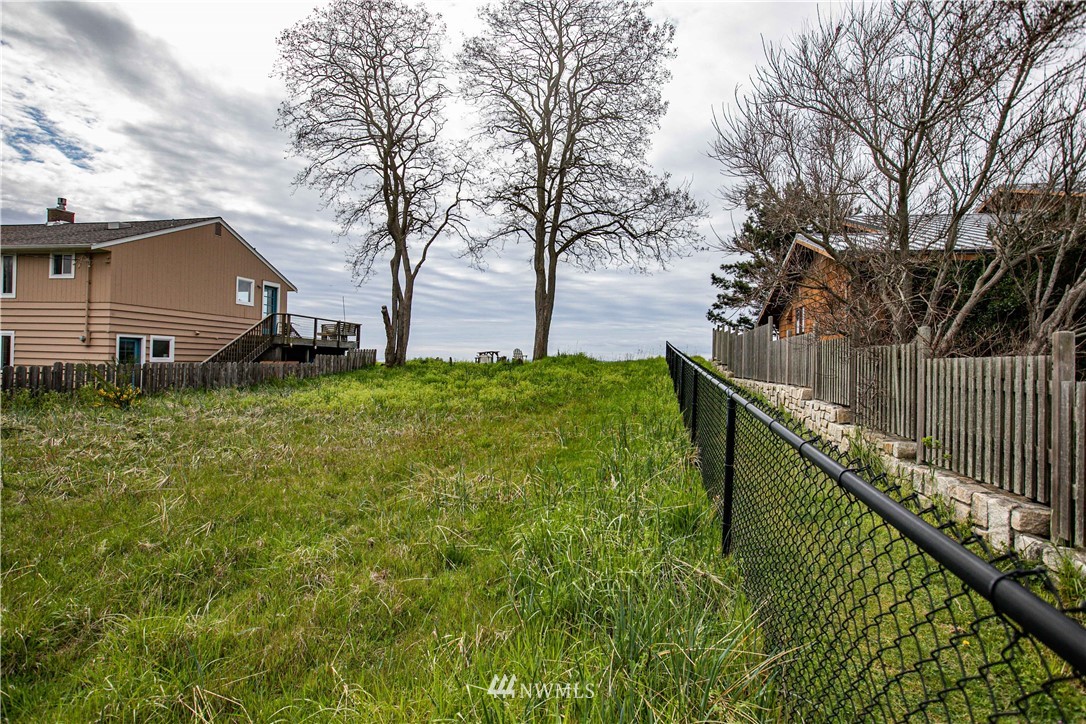 2587 Sunlight Beach Road Clinton, WA 98236 - Photo 24 of 28 Gallery Image 24