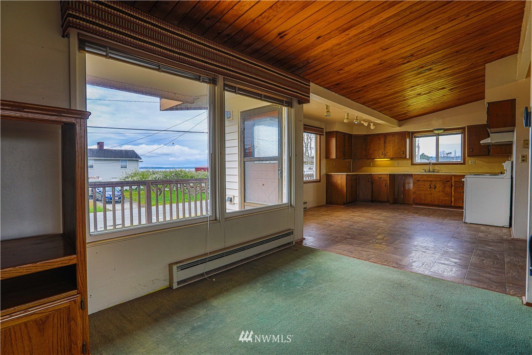 2587 Sunlight Beach Road Clinton, WA 98236 - Photo 8 of 28 Gallery Image 8