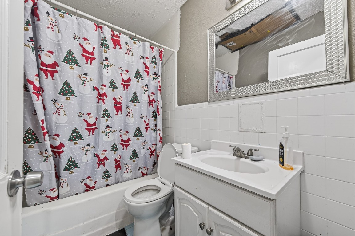 7355 Iwo Jima Road Houston, TX 77033 - Photo 8 of 14