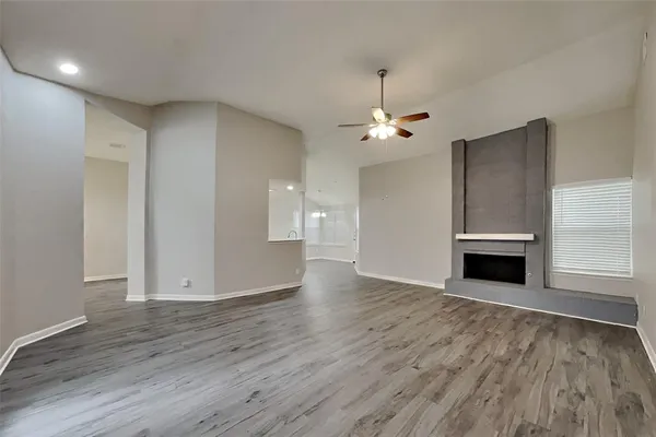 $2,300 | 412 Trail View Lane, Garland, TX 75043