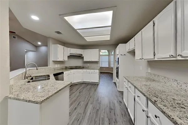 $2,300 | 412 Trail View Lane, Garland, TX 75043