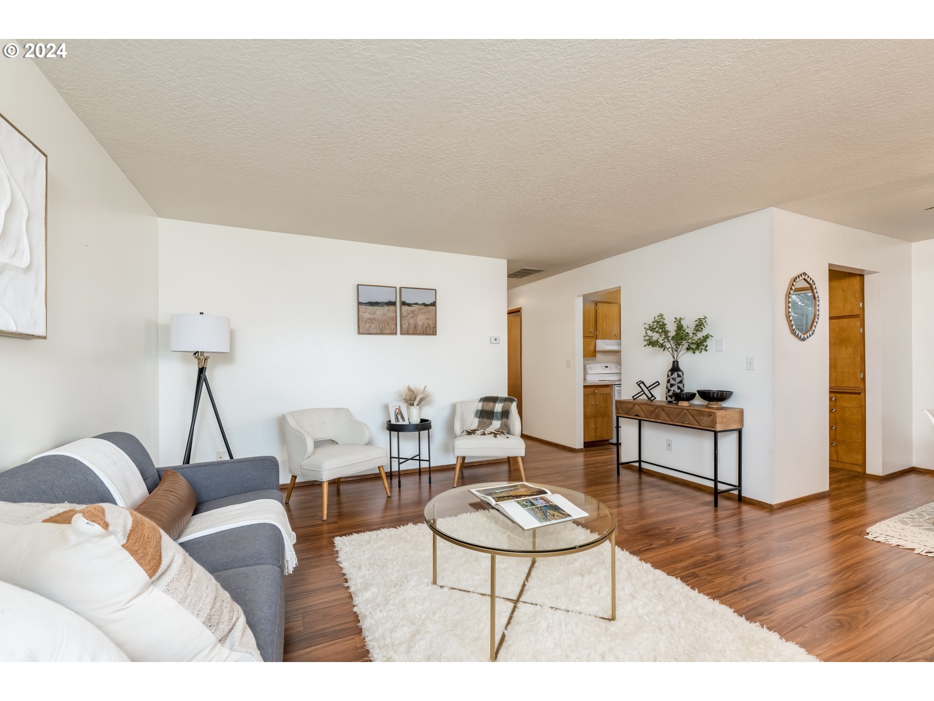 1394 Umpqua Road Woodburn, OR 97071 - Photo 4 of 25 Gallery Image 4