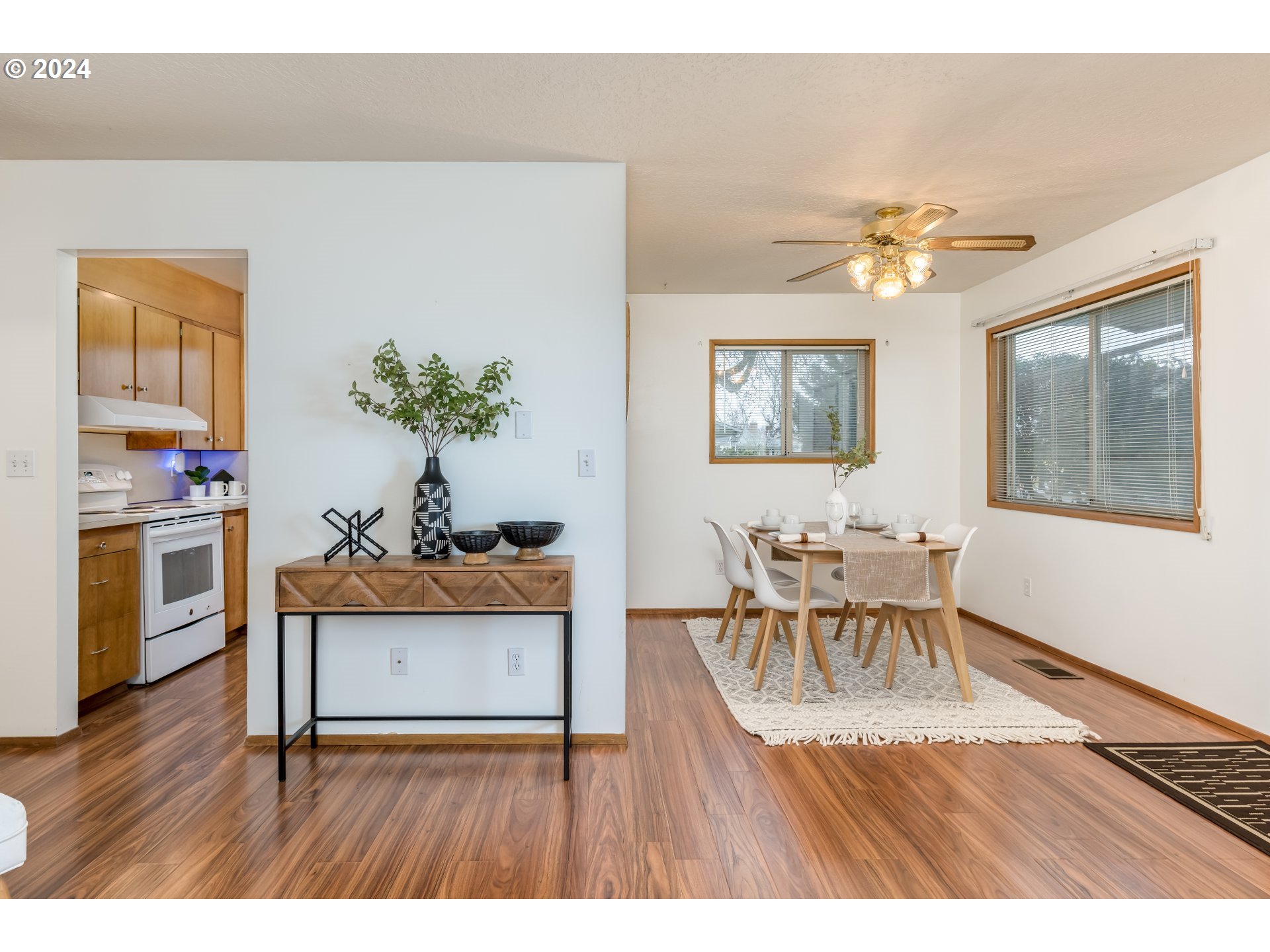 1394 Umpqua Road Woodburn, OR 97071 - Photo 5 of 25 Gallery Image 5