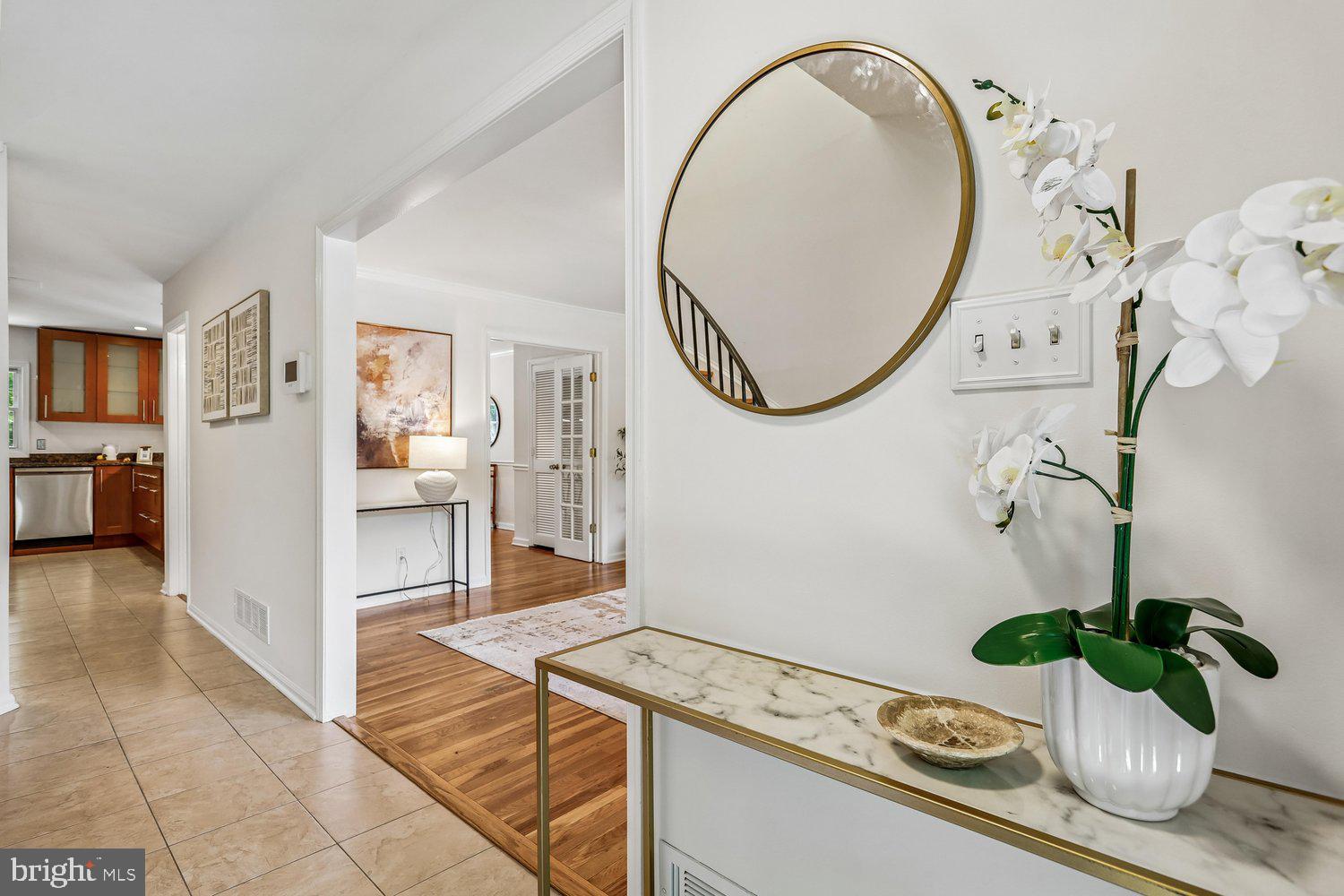 1851 Wainwright Drive Reston, VA 20190 - Photo 3 of 44 Entry