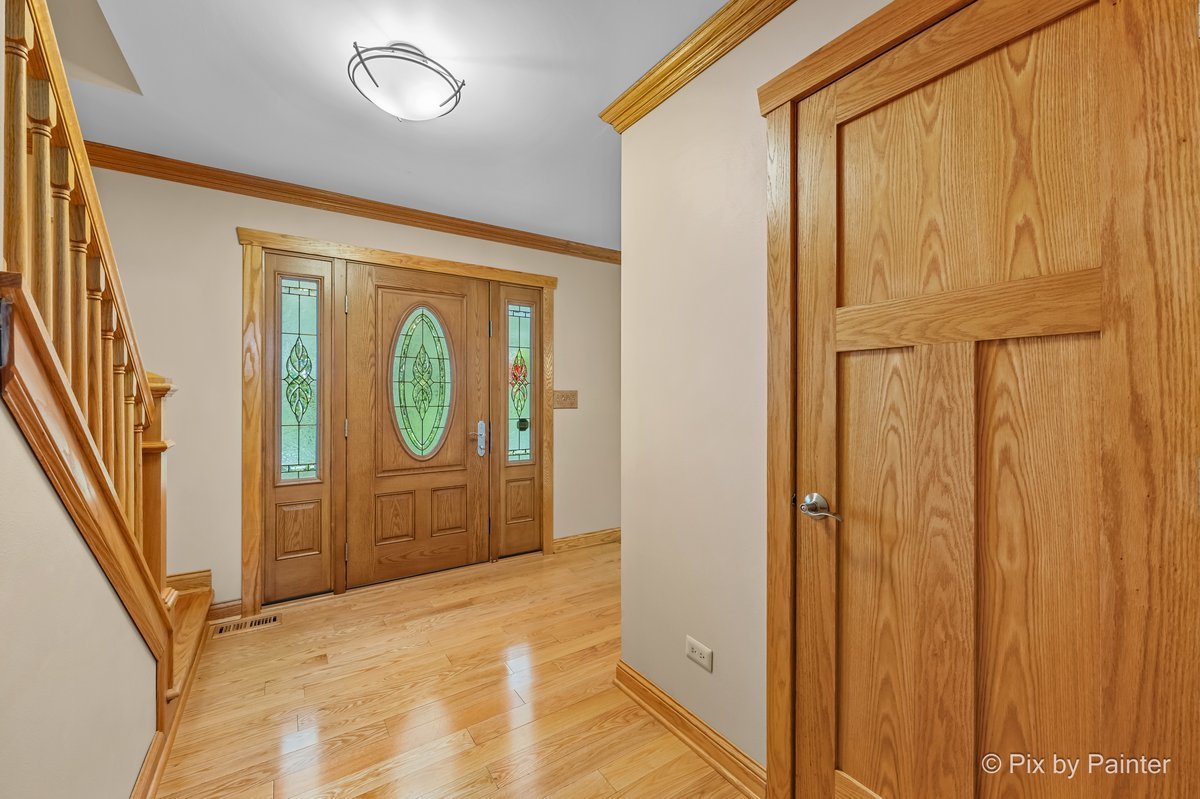9901 Fox Bluff Lane Spring Grove, IL 60081 - Photo 6 of 44