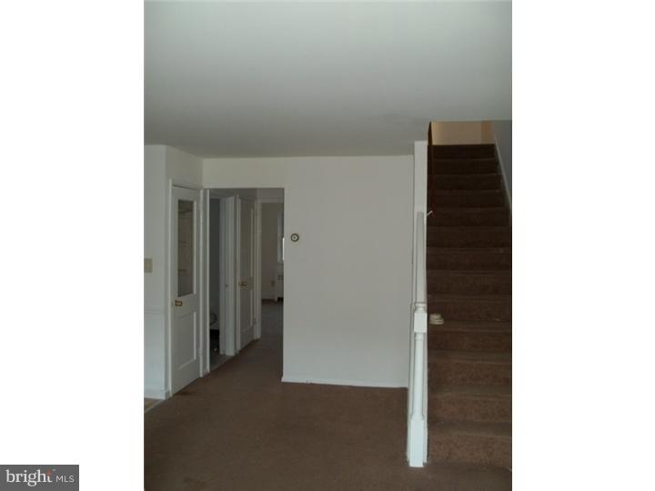 527 Wiltshire Road Upper Darby, PA 19082 - Photo 2 of 9 Living Room