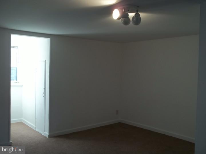527 Wiltshire Road Upper Darby, PA 19082 - Photo 5 of 9 Bedroom