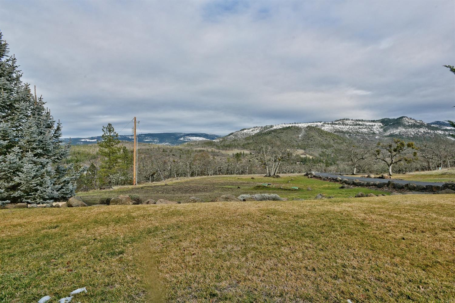 4774 South Fork Little Butte Creek Road Eagle Point, OR 97524 - Photo 8 of 34 Beautiful views from front lawn area and
