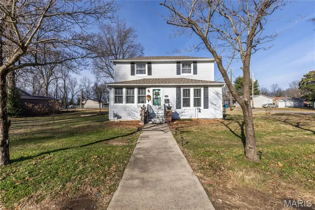 $149,000 | 710 Sherman Street, Charleston, MO 63834