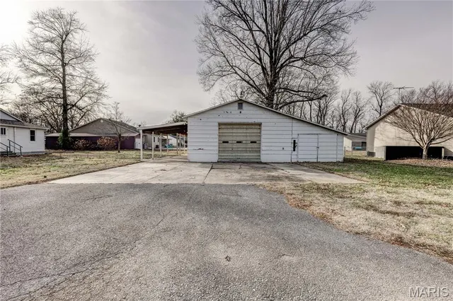 $149,000 | 710 Sherman Street, Charleston, MO 63834