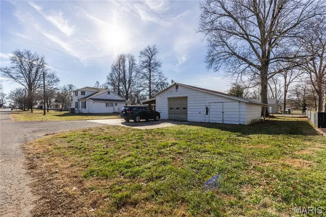 $149,000 | 710 Sherman Street, Charleston, MO 63834