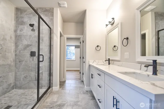 $874,950 | 900 Barbara Lane, Centralia, WA 98531